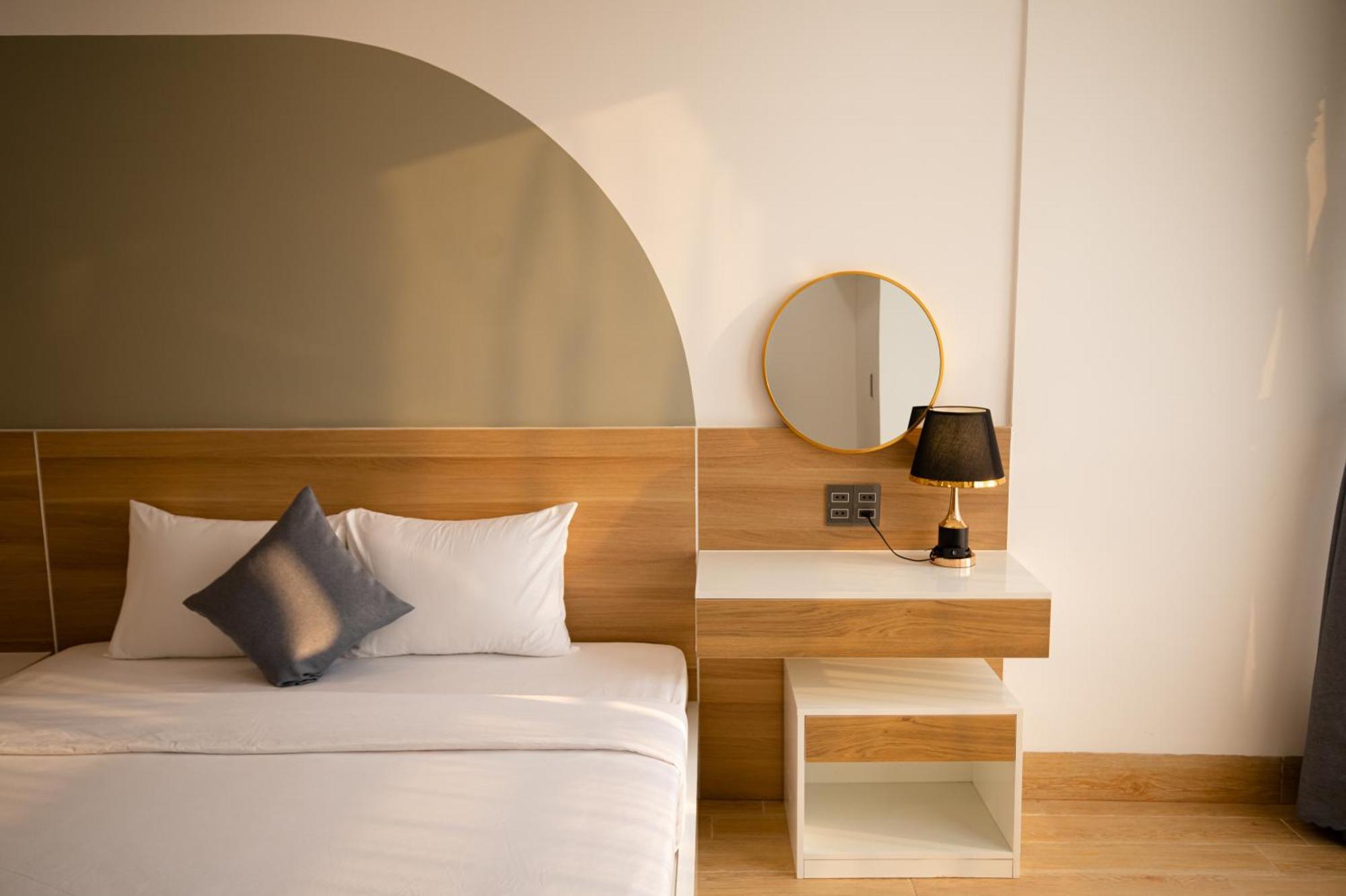 Hotel First 3*
